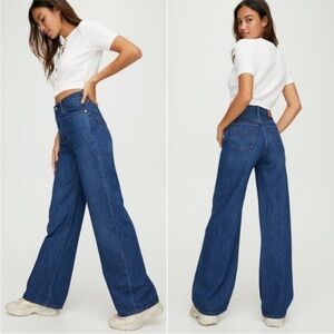 Levi's Women's High Rise Ribcage Jeans - Blue